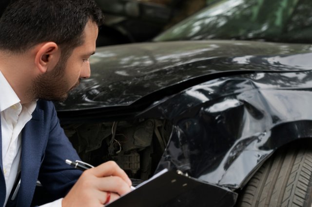 Will a Cracked Windshield Pass Inspection in MO